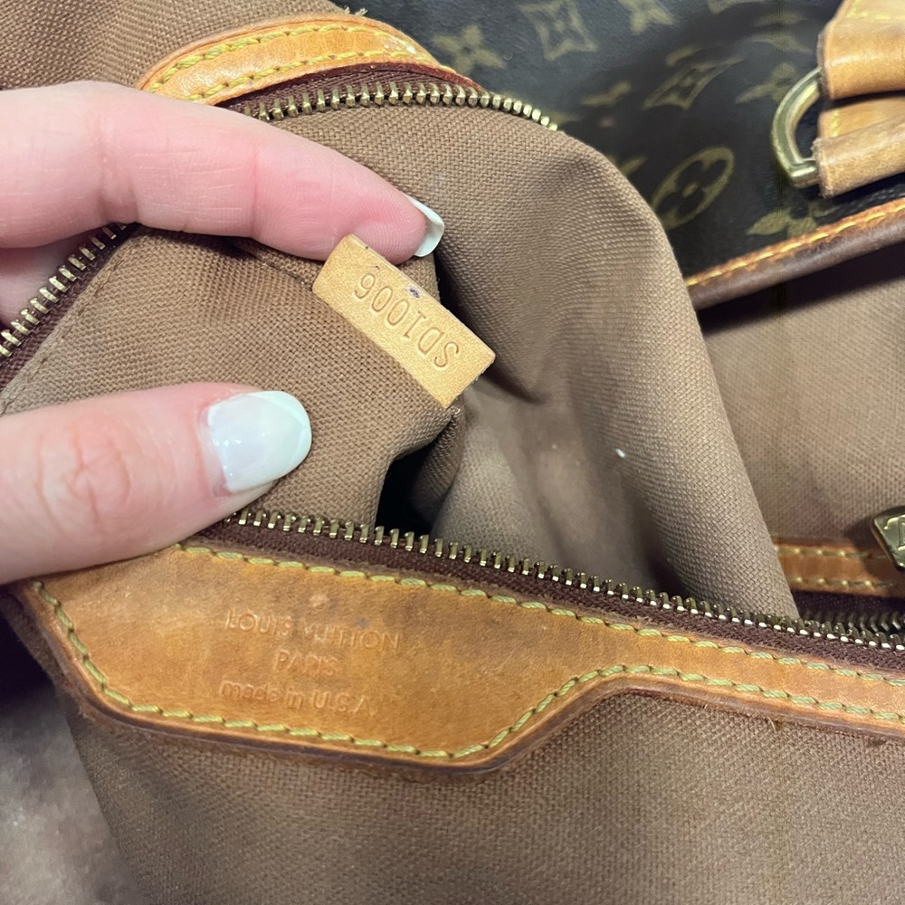 Louis Vuitton  Batignolles tote - Picture 3 of 7